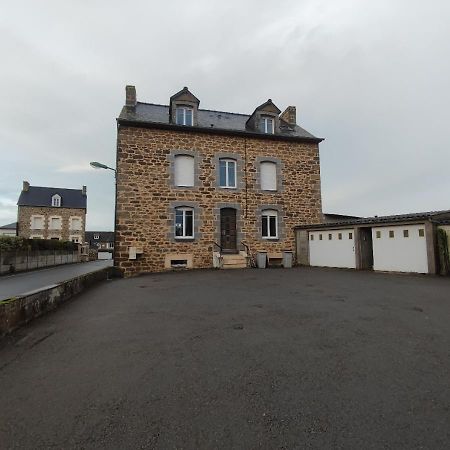 Le Petit Melorien Apartment Saint-Meloir-des-Ondes Exterior photo