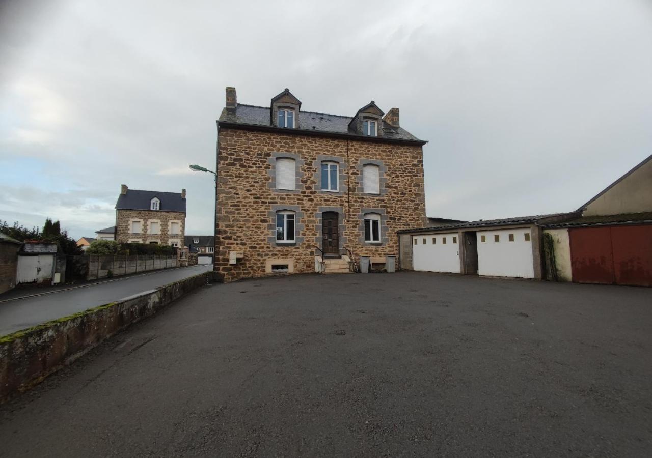 Le Petit Melorien Apartment Saint-Meloir-des-Ondes Exterior photo